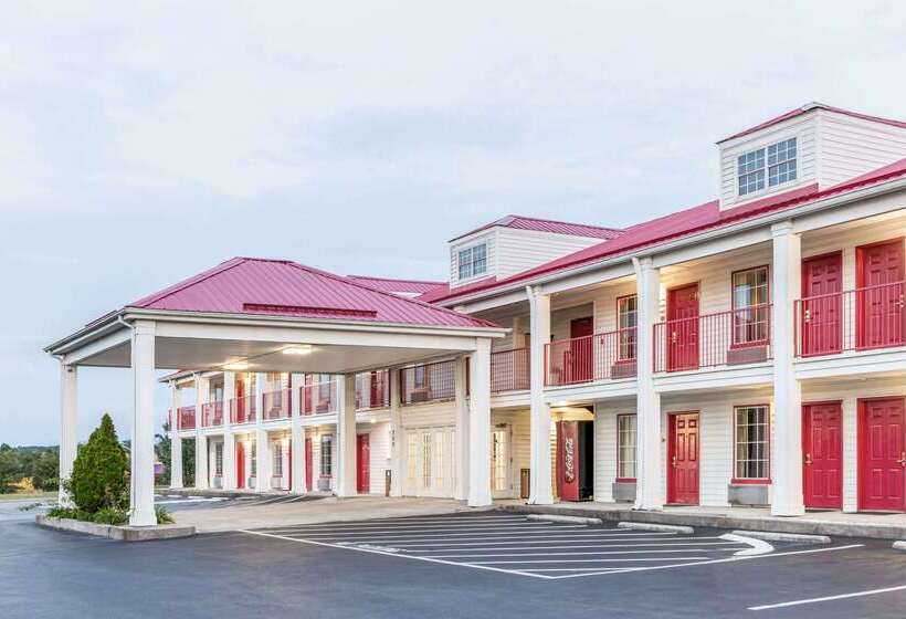 ホテル Super 8 By Wyndham Clinton