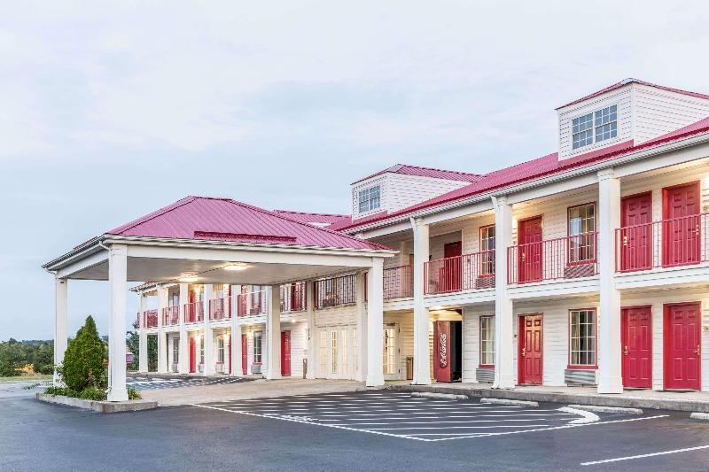 ホテル Super 8 By Wyndham Clinton