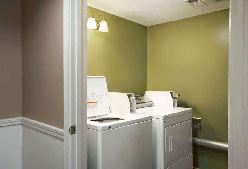 فندق Super 8 By Wyndham Garner/clayton/raleigh