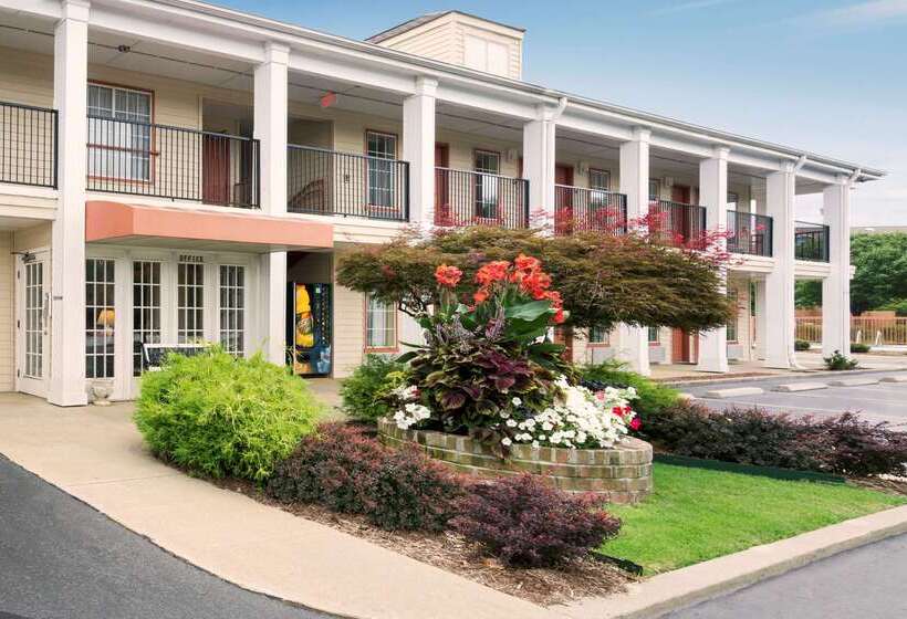 فندق Super 8 By Wyndham Garner/clayton/raleigh