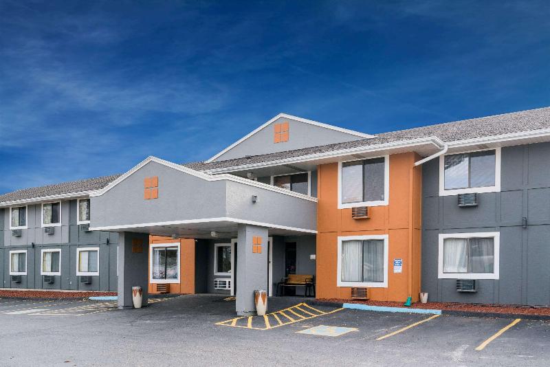 هتل Super 8 By Wyndham Rochester Mayo Clinic Area