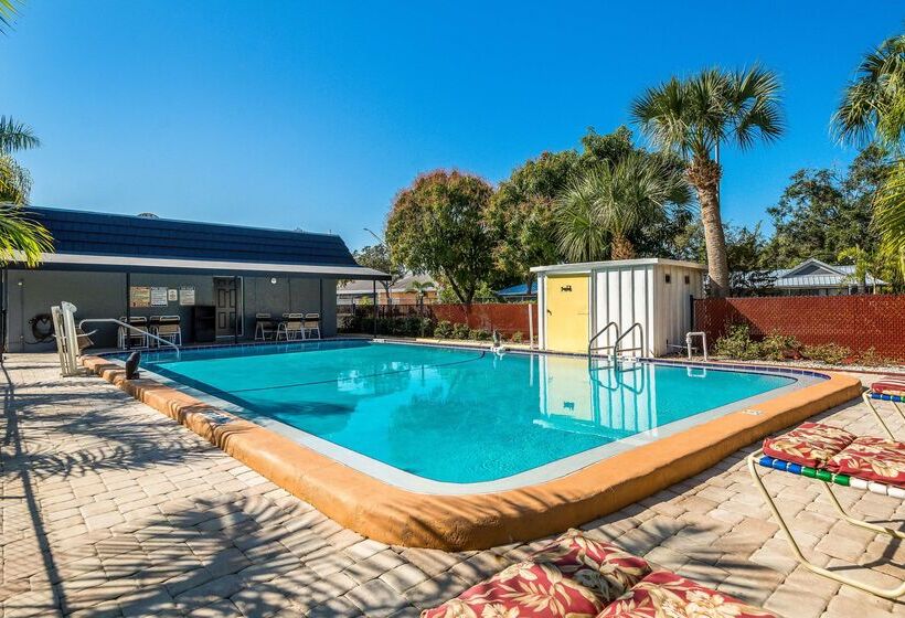 Surestay Hotel By Best Western Sarasota Lido Beach