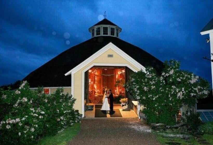 בית מלון כפרי The Inn At Round Barn Farm