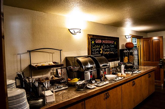 בית מלון כפרי The Inn At Steamboat