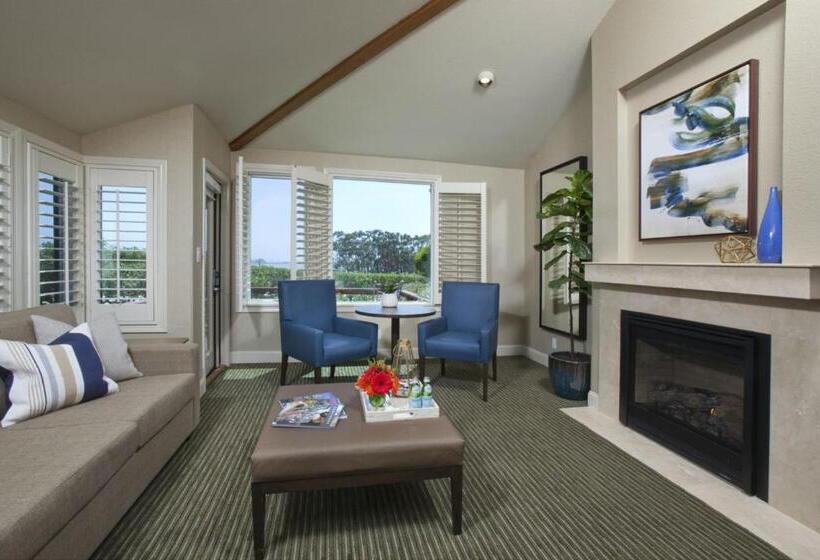 호텔 The Inn At The Tides