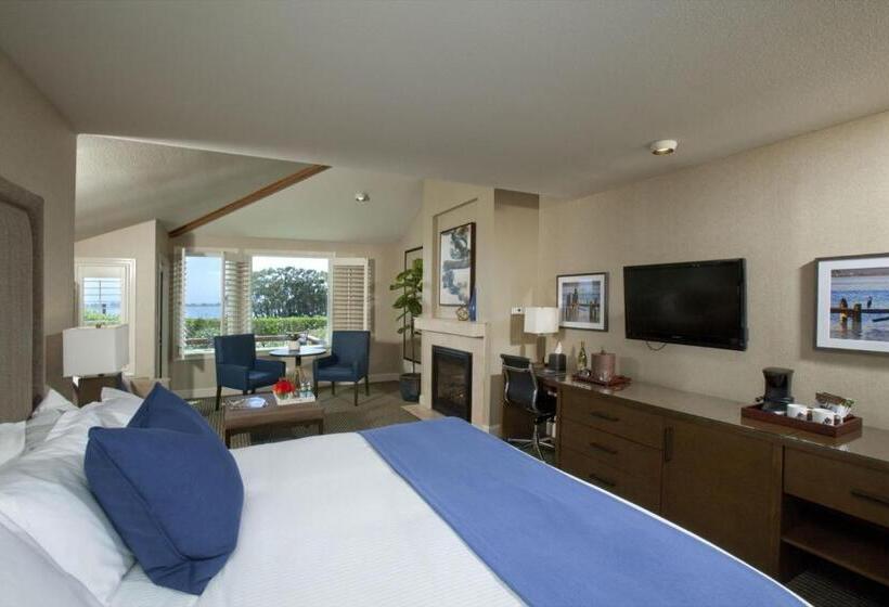 호텔 The Inn At The Tides