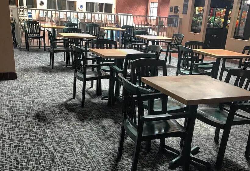 בית מלון כפרי The Inn On Lake Superior