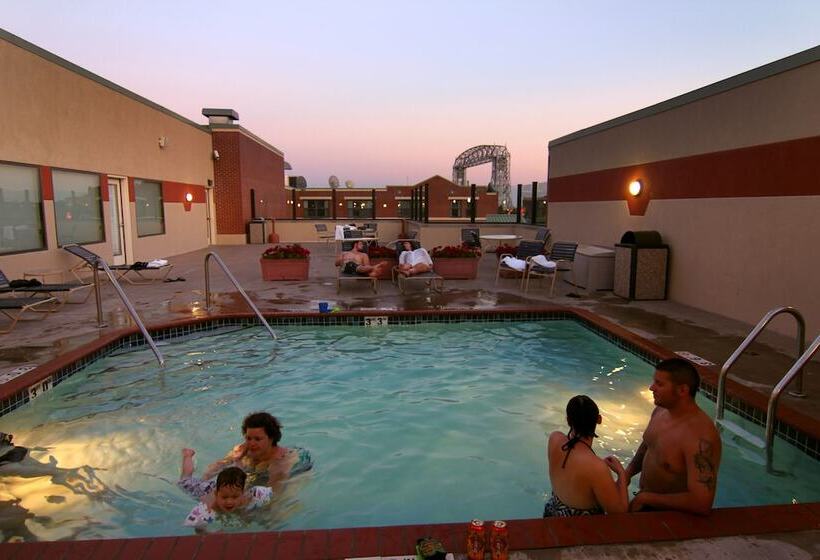 בית מלון כפרי The Inn On Lake Superior