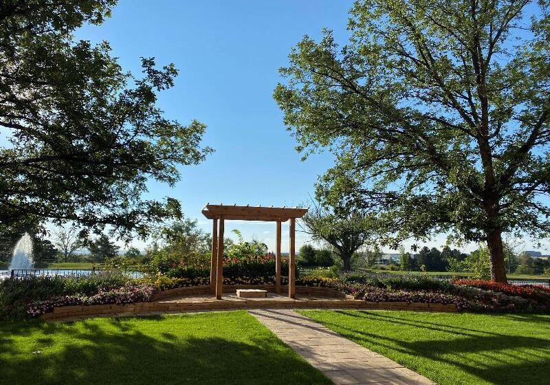 Отель The Inverness Denver, a Hilton Golf & Spa Resort