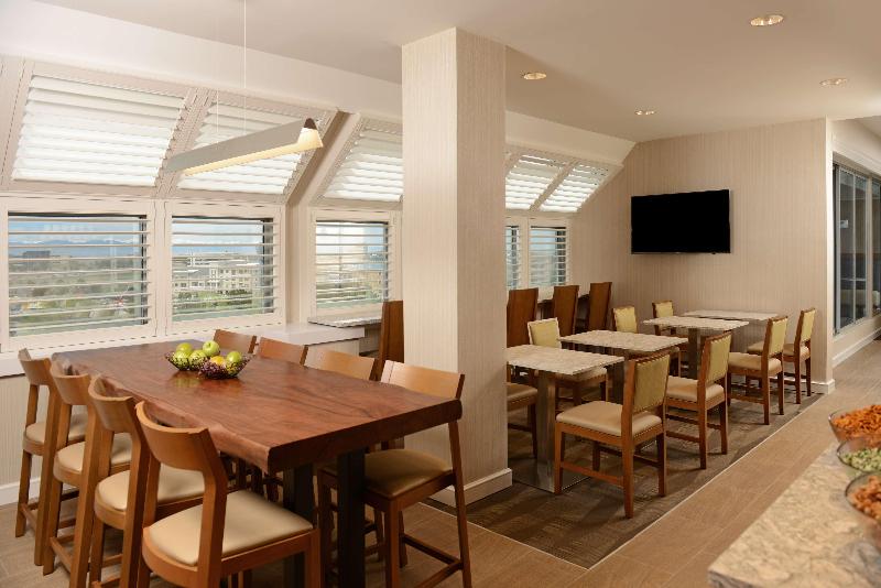 Отель The Inverness Denver, a Hilton Golf & Spa Resort