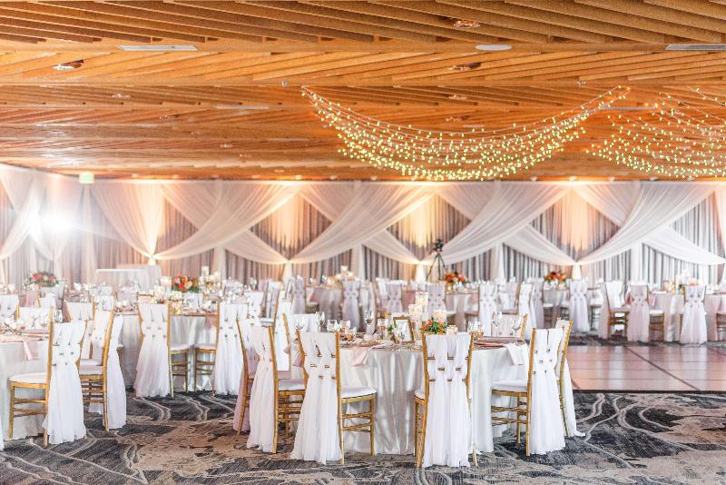 Отель The Inverness Denver, a Hilton Golf & Spa Resort
