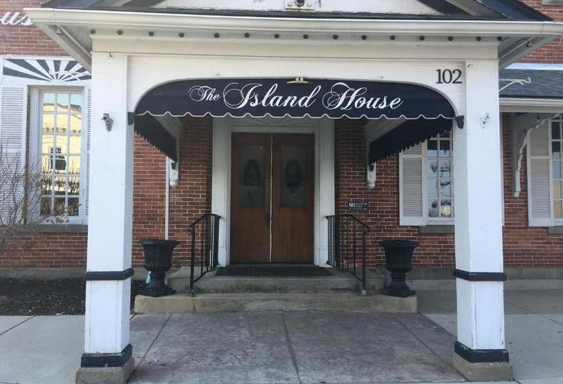 Отель The Island House