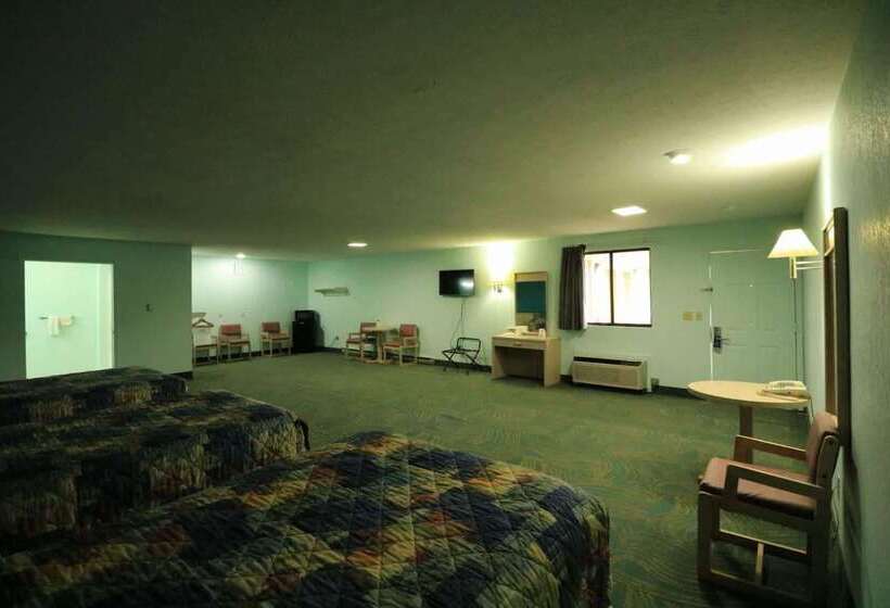 בית מלון כפרי Travelodge By Wyndham Parkersburg