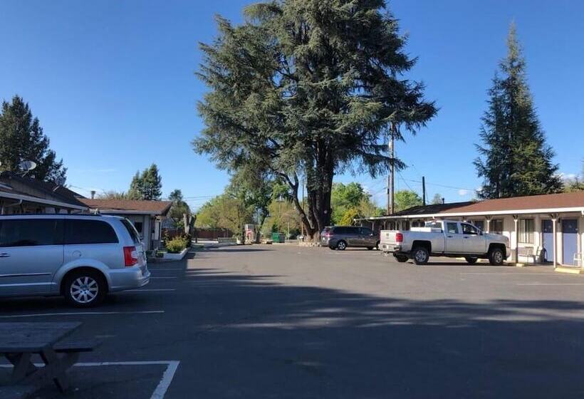 Kelseyville Motel