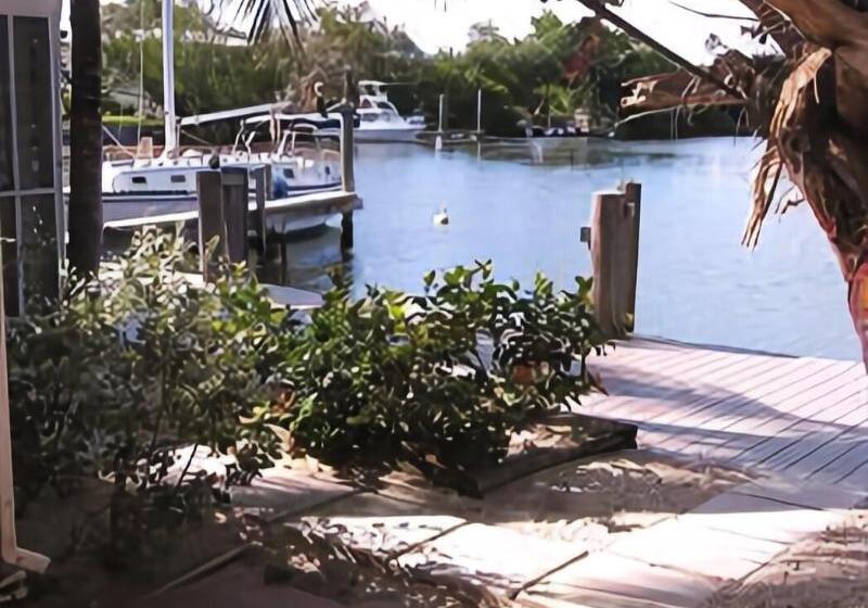 فندق على الطريق Kingsail Resort