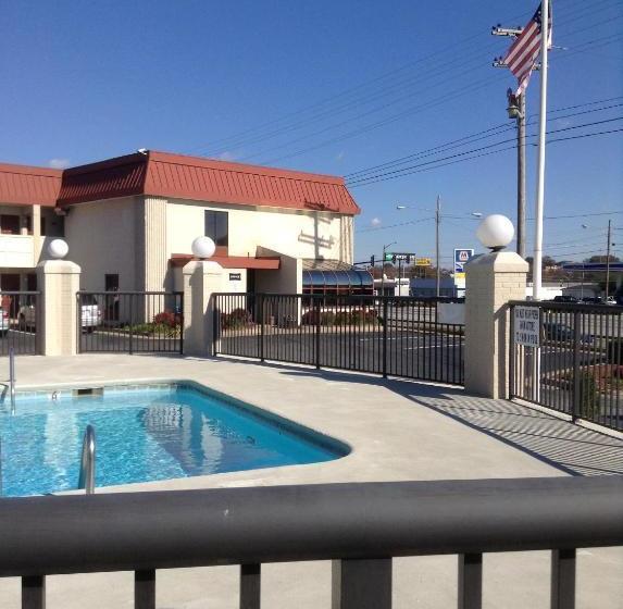 Мотель Astoria Hotel Danville West