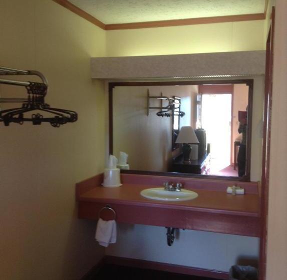 모텔 Astoria Hotel Danville West