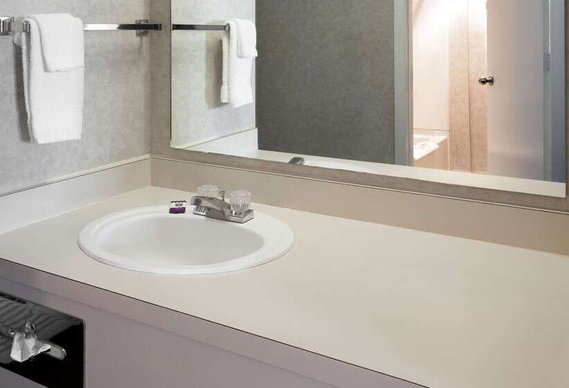 فندق على الطريق Knights Inn Pasco