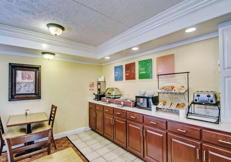 فندق على الطريق Quality Inn Near Martinsville Speedway