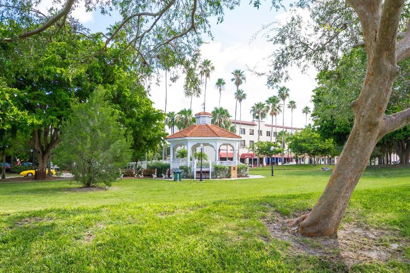 渡假胜地  Inn At The Beach