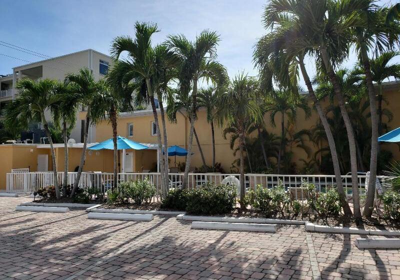 渡假胜地  Inn At The Beach