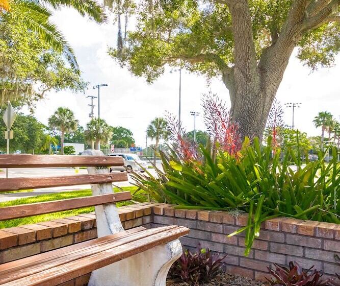 渡假胜地  Inn At The Beach