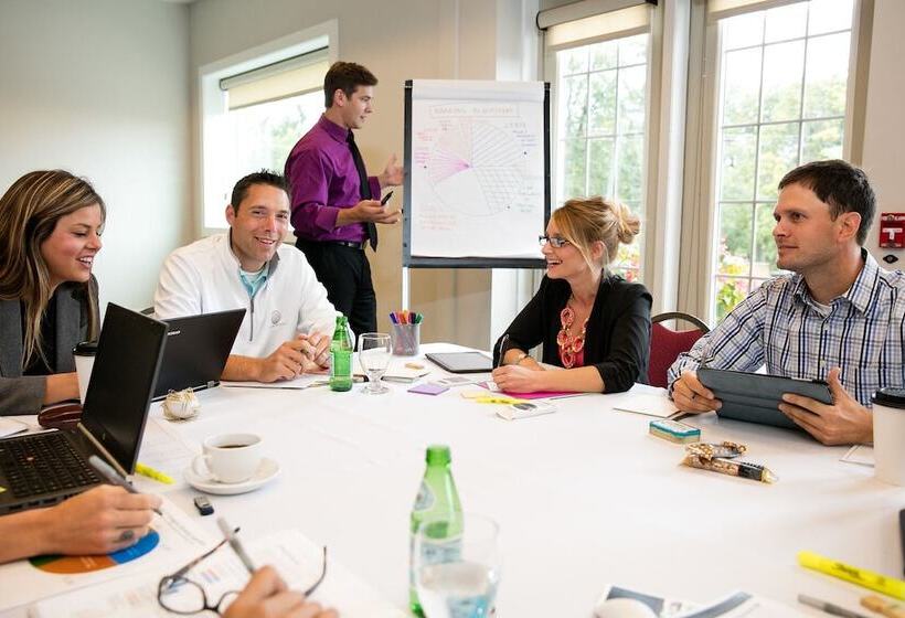 استراحتگاه Lodge Geneva National