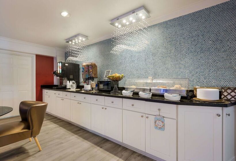 Surestay Hotel By Best Western Tuscaloosa Southeast