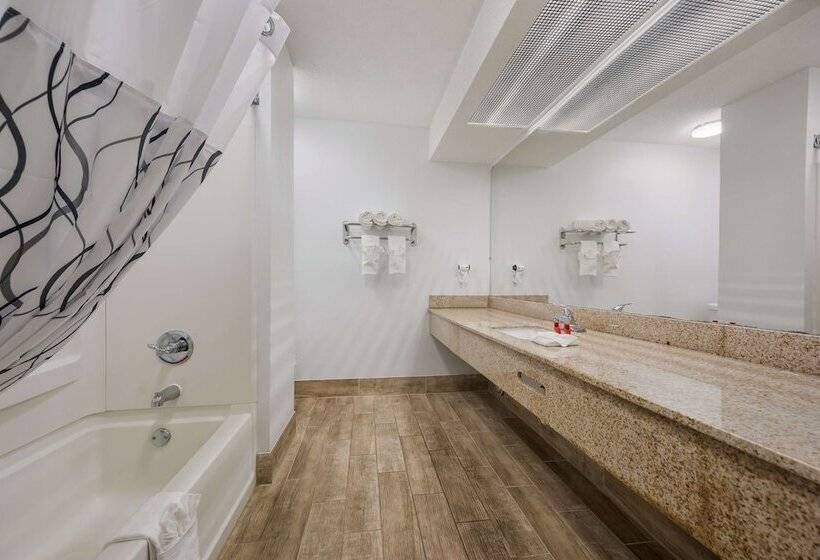 Surestay Hotel By Best Western Tuscaloosa Southeast