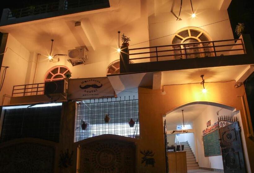 Общежитие Moustache Khajuraho