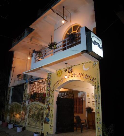 Общежитие Moustache Khajuraho