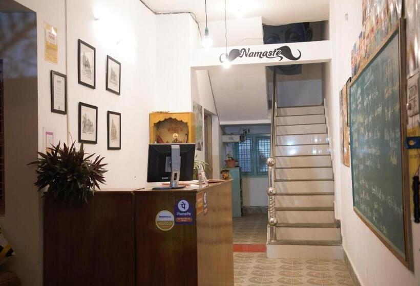 Общежитие Moustache Khajuraho