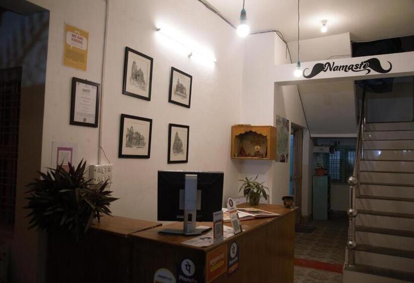 Общежитие Moustache Khajuraho