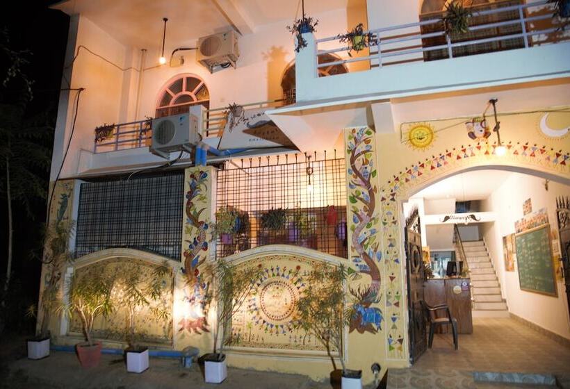 Общежитие Moustache Khajuraho