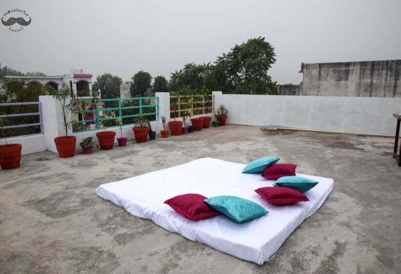 Общежитие Moustache Khajuraho