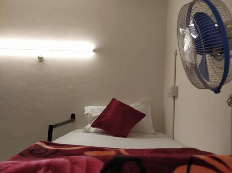 Общежитие Moustache Khajuraho