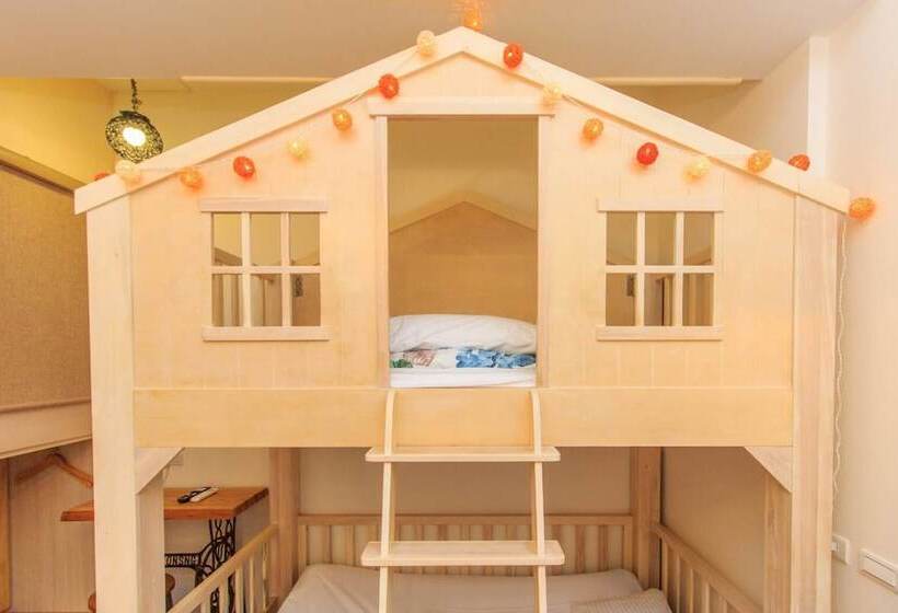 تختخواب و صبحانه Bj Classic Town