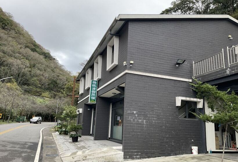 تختخواب و صبحانه Breeze Homestay