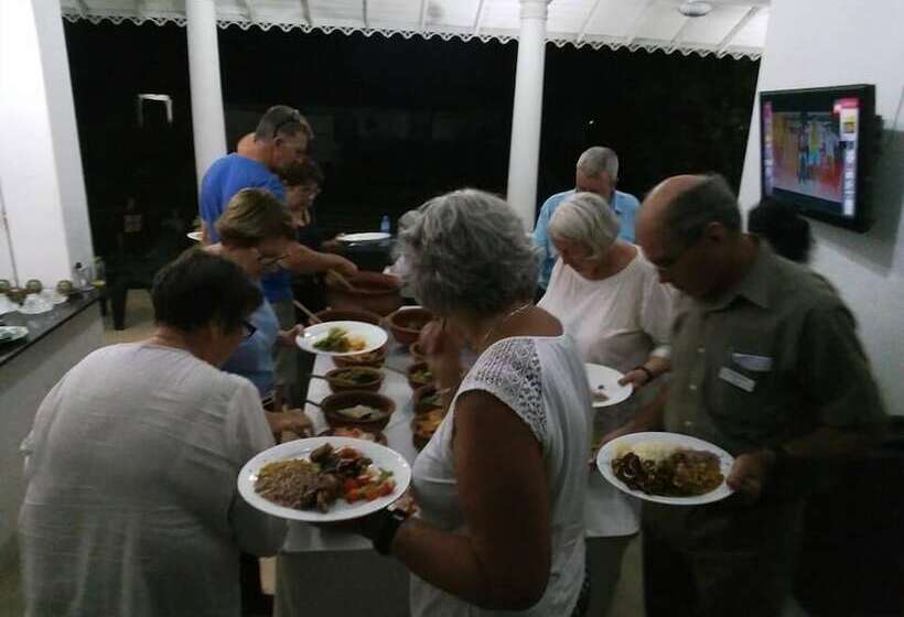 مبيت وإفطار Green Grass Garden