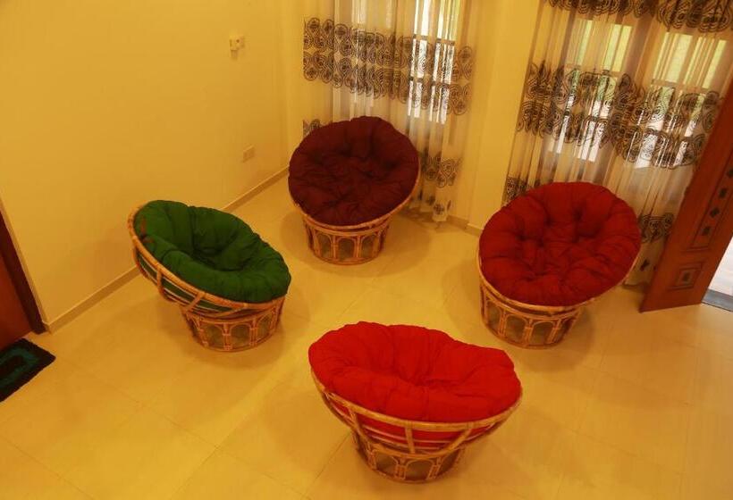 민박 Mama S Palace Hiriketiya