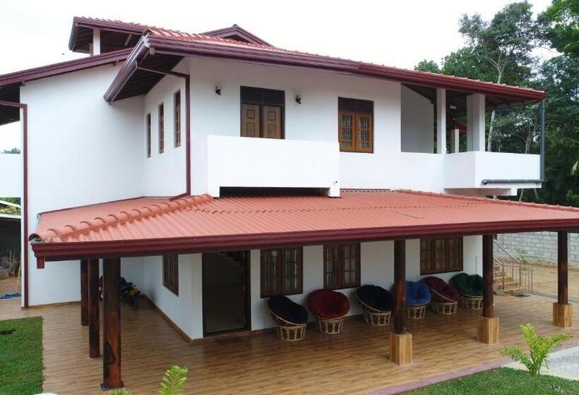 민박 Mama S Palace Hiriketiya