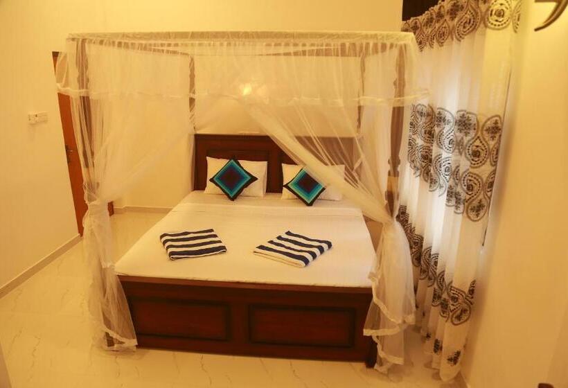 민박 Mama S Palace Hiriketiya