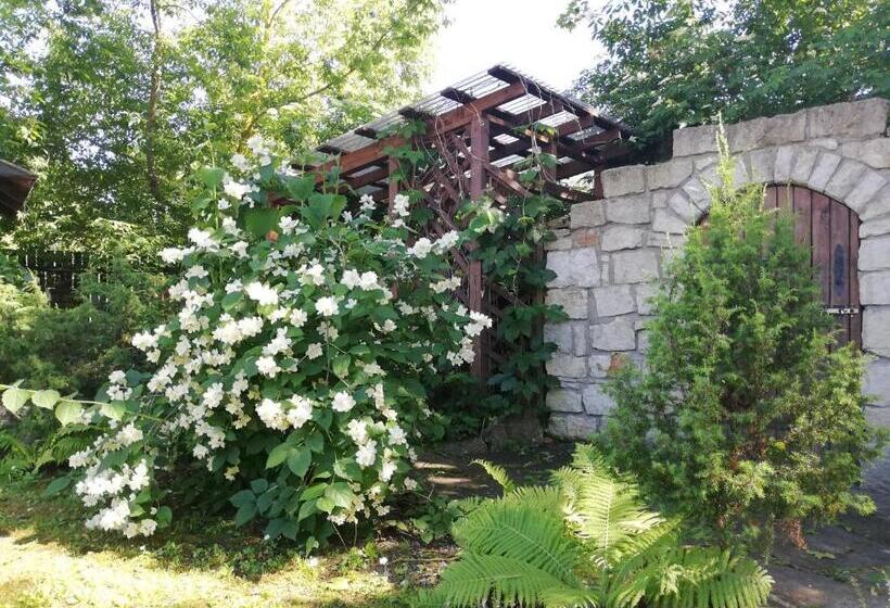 Bed and Breakfast Vinoteegi Residents