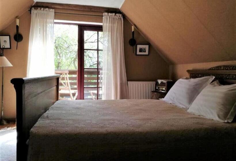 Bed and Breakfast Vinoteegi Residents