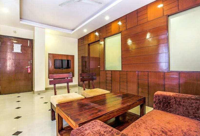 Fabhotel Royal Heritage