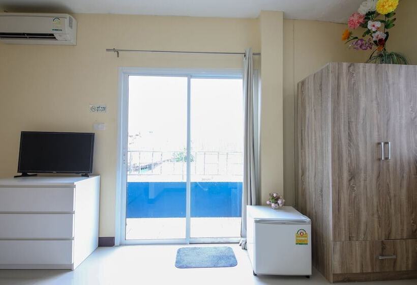 Отель Aoi Apartment By Oyo Rooms