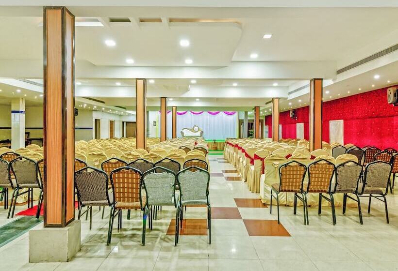 هتل Capital O 43238 The Taj Regency