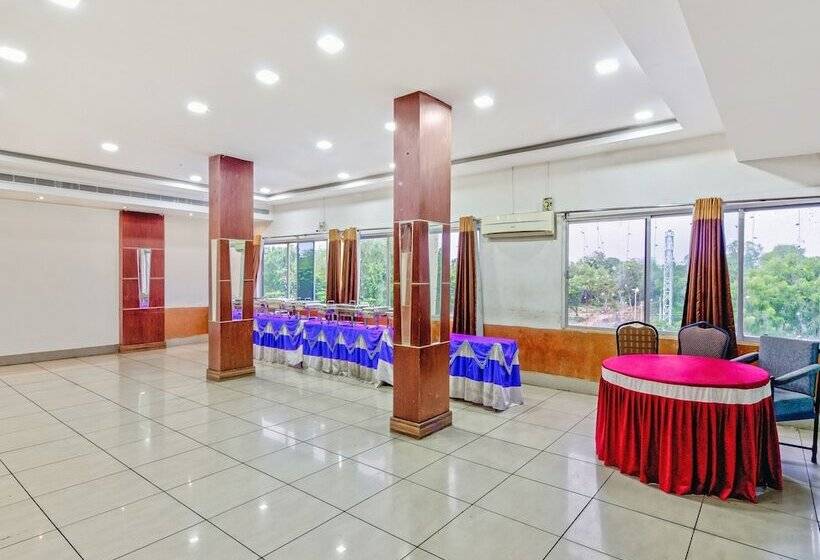 هتل Capital O 43238 The Taj Regency