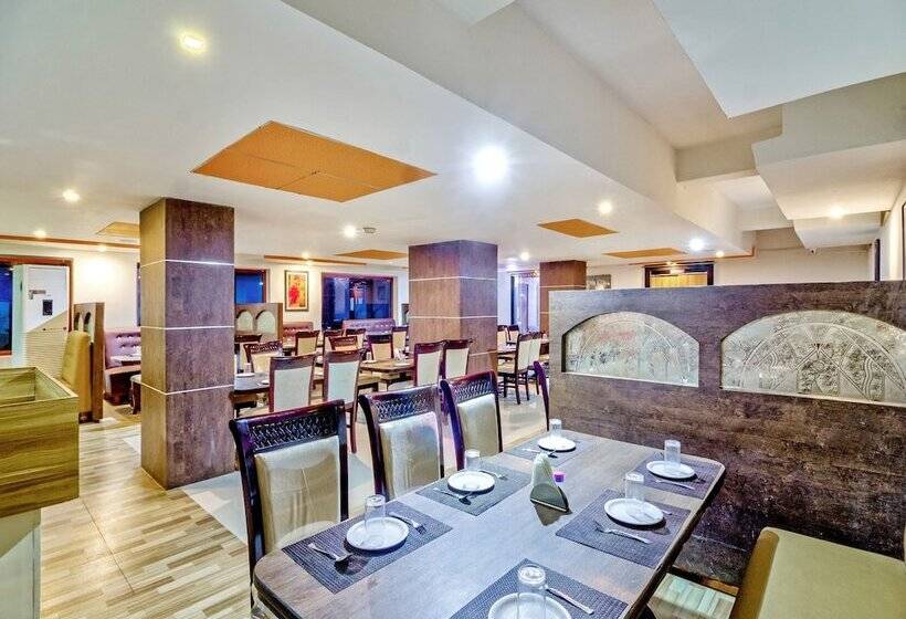 هتل Capital O 43238 The Taj Regency