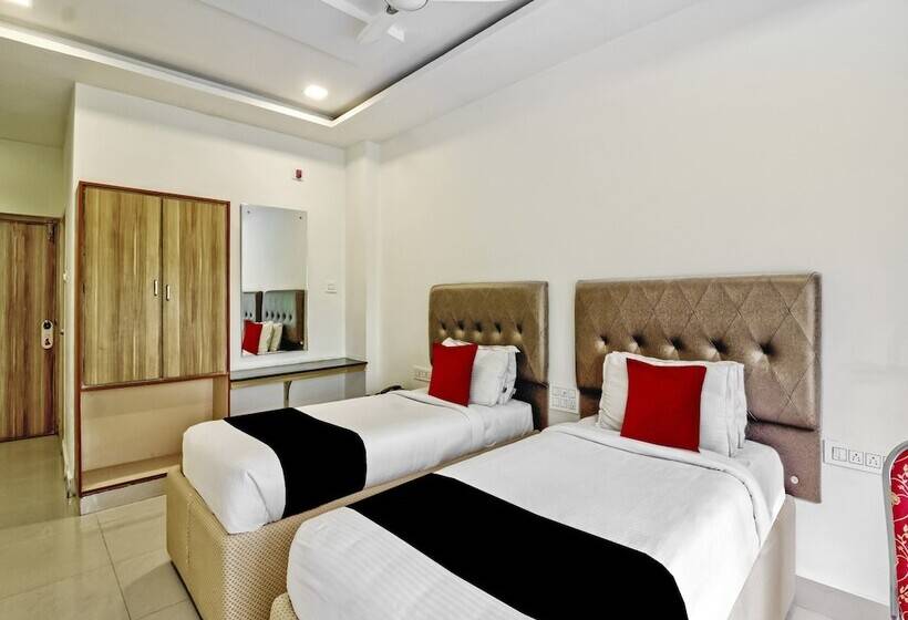 هتل Capital O 43238 The Taj Regency